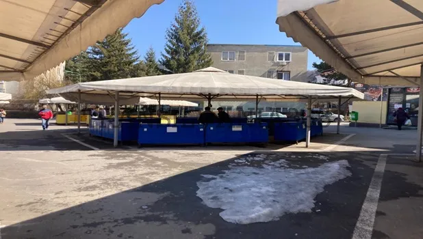 Star, prima zi de piaţă-târg: Reclamă cam cu „ocaua mică”, clienţi cam ioc