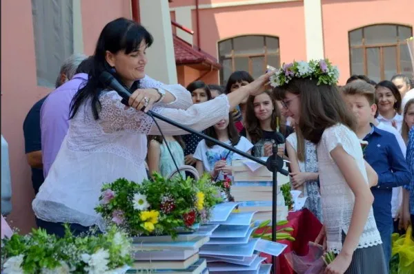 Social-democrații cer Primăriei Brașov să reia tradiția premierii elevilor care au obținut rezultate deosebite. 2.000 lei pentru 10.00 la Evaluarea Națională, 2.200 pentru media maximă la Bacalaureat