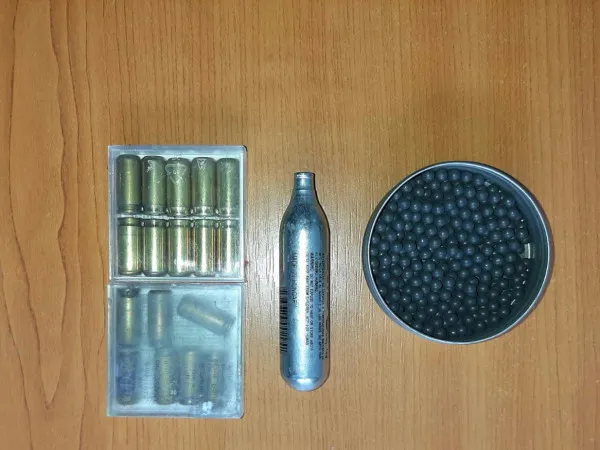În căutare de arme, prin Braşov: 164 persoane verificate, 42 înregistrate ca deţinători de arme