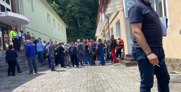 Şi RIAL cere bani de avocaţi: să-l apere pe director de foştii angajaţi