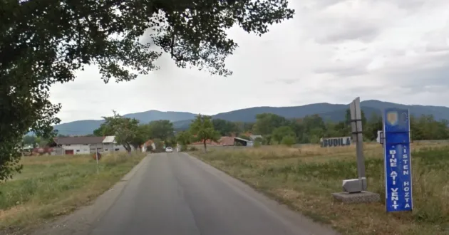 Primăria Budila a lansat licitaţia pentru cele 47 de case care vor avea curent electric produs de panouri solare
