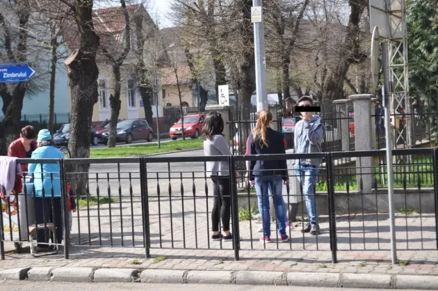 Bacalaureatul de probă începe luni
