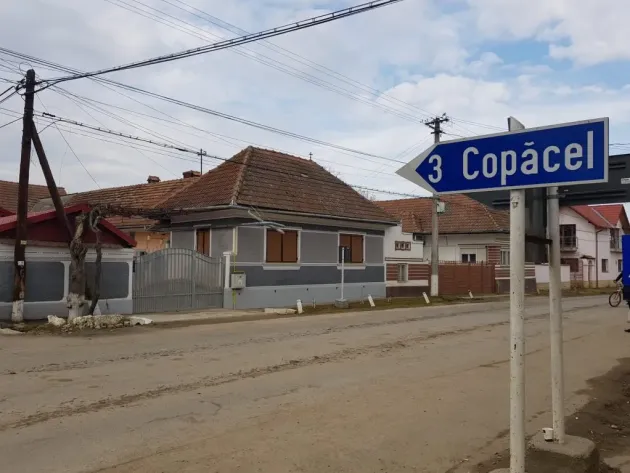 „Cules” dintr-un stâlp: şi hoţ, şi beat, şi fără permis