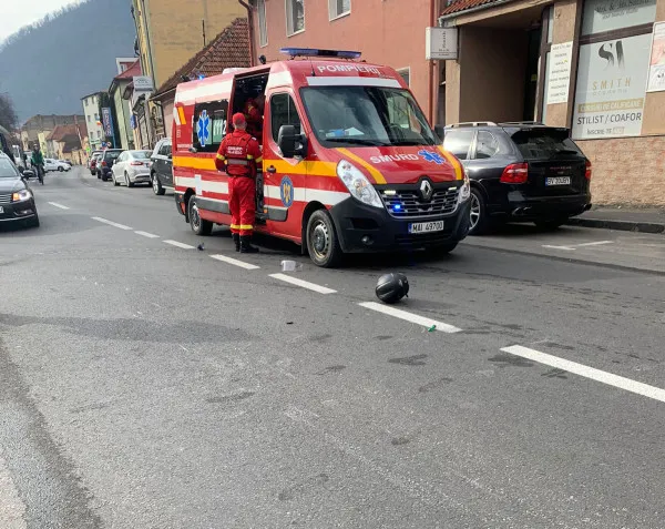 Accident pe Avram Iancu: Aproape şi-a rupt gâtul
