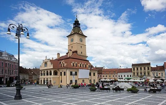 29 aprilie – 1 mai: Vin meşterii populari în Piaţa Sfatului  
