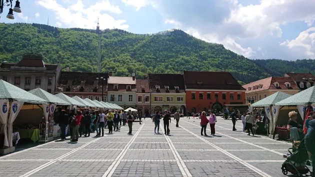 50,00 lei pe zi sau 5% din încasări, „taxa de Facebook”  