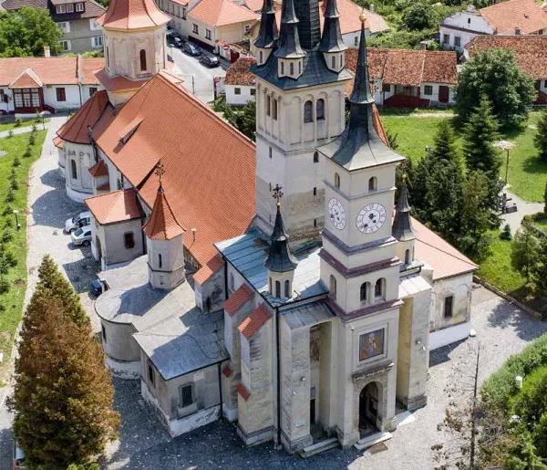 Consiliul Judeţean Braşov a ales bisericile din judeţ care vor primi anul acesta bani