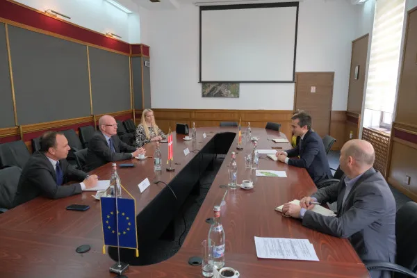 Brașovul, interesat să se digitalizeze după modelul danez. Ambasadorul Danemarciei va participa în 10 mai la conferința „Zilele încălzirii centralizate la Brașov“