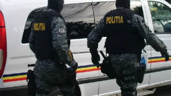 36 de percheziții ale polițiștilor brașoveni, cu 37 de mandate de aducere, într-un dosar de corupție