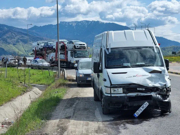 Accident pe ocolitoare: 2 victime, una a refuzat să fie dusă la spital