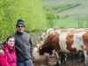 El medic, ea contabilă: Doi tineri din Braşov, daţi exemplu de Ministerul Agriculturii pentru succesul ca fermier în România