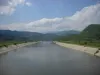 Parcele de pe albia Oltului, scoase la închiriat
