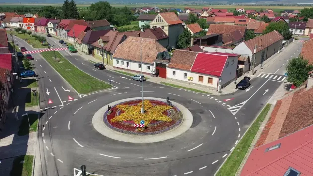 Tunsul ierbii din Ghimbav: 3,33 lei pentru un metru pătrat, până la finalul anului