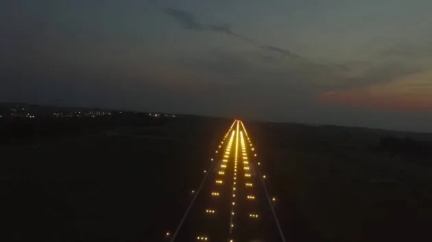 Azi: recepţia finală a balizajului Aeroportului Braşov  