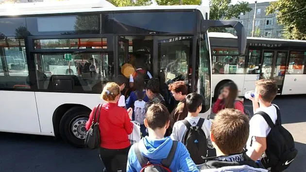 Cam ca în Africa şi mai rău decât în Republica Moldova: Doi ani de pandemie = întârzieri de învăţare de 4-6 luni, pentru elevii români