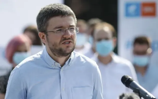 Senatorul braşovean Irineu Darău (USR) reclamă o „execuţie cu porţile închise”