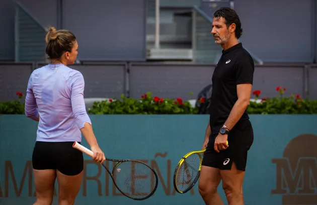 Schimburi de mesaje cu tâlc între Simona şi Mouratoglu