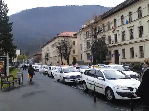 Se „electrifică” sau nu taxiul la Braşov? 
