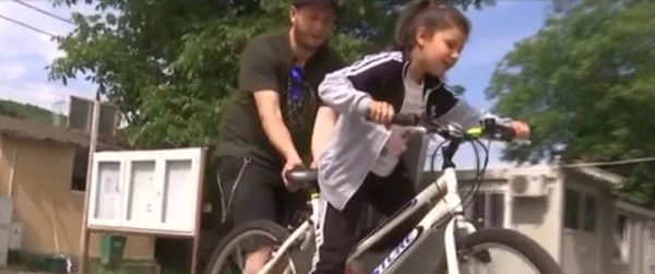 Recicleta: Recondiţionează biciclete şi le dăruiesc copiilor din zone sărace din Braşov