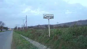 Drumul de pe malul Oltului, Rucăr-Cincşor, intră în reparaţii 
