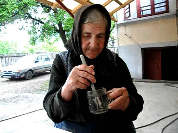 Cele mai puternice descântece de deochi şi dragoste din bătrâni