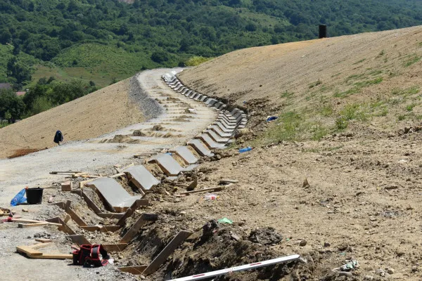 Închiderea fostei rampe de deşeuri de la Râşnov, finalizată în proporţie de 86%