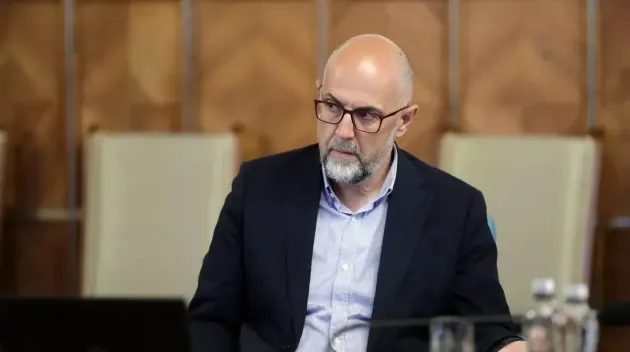 Nici măcar la nivel de discuţie: reducerea accizei sau plafonarea preţurilor la carburanţi