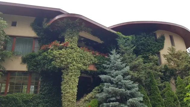 Domeniu de lux unicat, scos la vânzare pentru 4 milioane de euro. E singura proprietate cu golf propriu, de pe Lacul Snagov