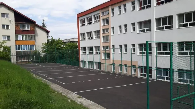 Primăria Braşov nu a găsit o firmă care să extindă Liceul de Arte Plastice. Plusează cu 43,38%