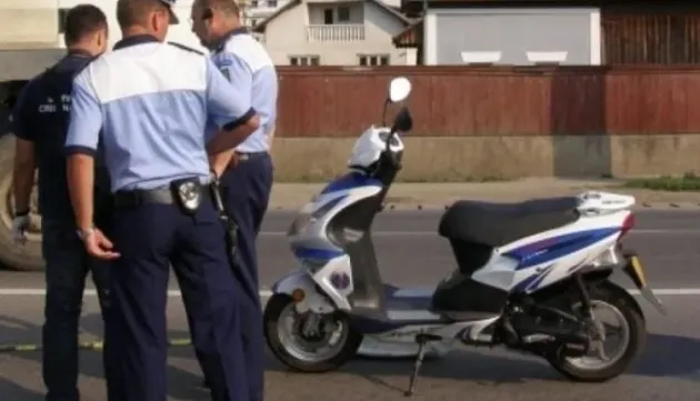 O plimbare cu mopedul i-a adus dosar penal