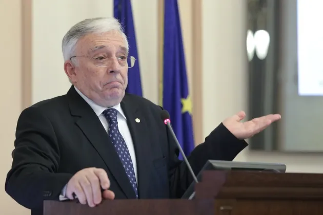 Isărescu: De ce sunt unii bogaţi şi alţii săraci