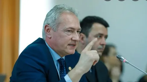 Cu sacul de bani în casă