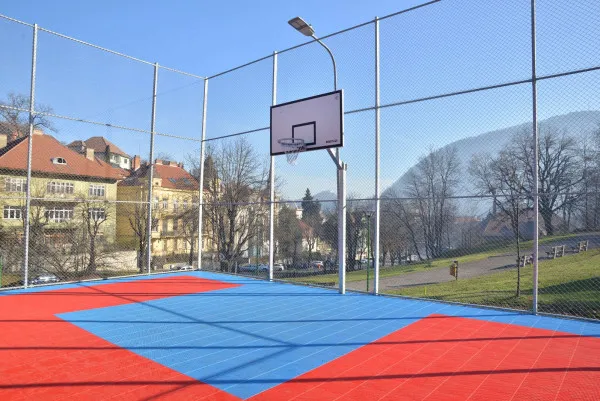 Cele 32 de terenuri de sport din Braşov  care intră în reabilitare