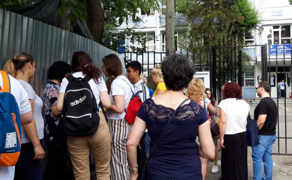 A început a doua etapă de admitere în clasa a IX-a