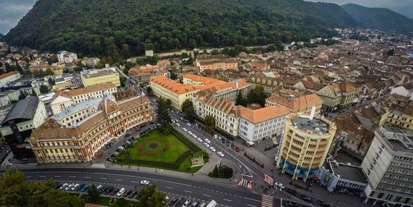 Marea „subterană”: Modarom - Aleea de sub Tâmpa