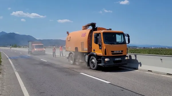 Curăţenia periodică de pe Ocolitoarea Braşovului, fără succes 