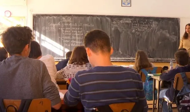 Din toamnă: O singură medie pe an, exmatricularea e interzisă