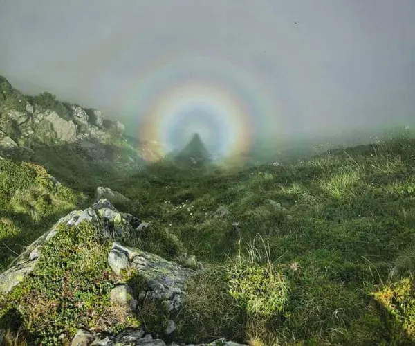Fenomen meteo extrem de rar fotografiat în Munţii Făgăraş