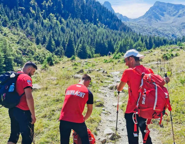 Un turist a sunat la 112, apoi s-a răzgândit. 8 salvatori plecaseră deja în căutarea lui
