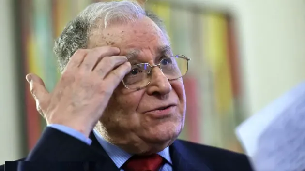 Şi-au dat seama că Iliescu e comunist
