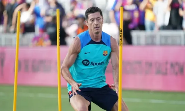 Lewandowski a făcut vizita medicală şi e „catalan” cu acte în regulă
