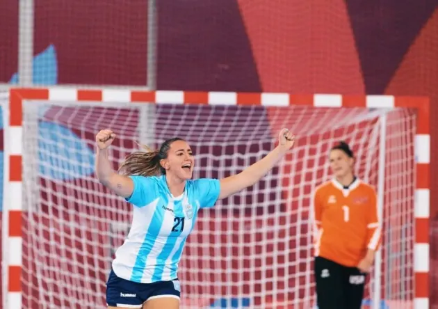 Jucătoare din Argentina în echipa Coronei