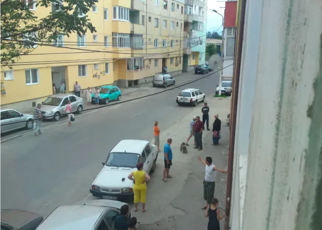 66 de ani, în pumnii tinerei neveste