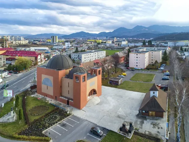 Biserica de la Metrom vrea să investească în „viaţa de apoi” şi testează piaţa pentru a amenaja un cimitir la periferia Braşovului
