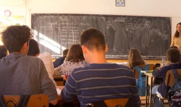 Examenul de admitere în clasa a V-a, înlocuit cu portofoliul educaţional, în viitoarea Lege a educaţiei