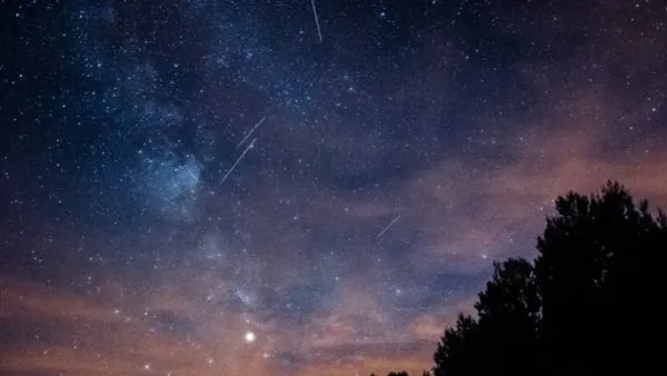 Perseidele, spectacolul astronomic din această noapte. Dacă va fi cer senin, le vom vedea şi din Braşov