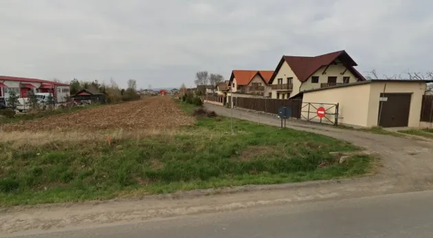 O casă a luat foc la Tărlungeni, 4 maşini de pompieri trimise la intervenţie