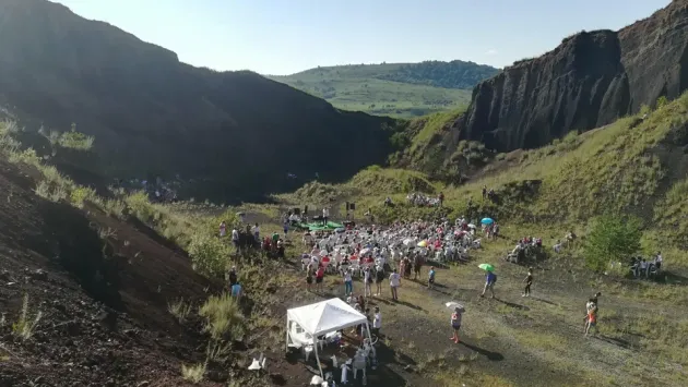 După Operă, în vulcanul de la Racoş cântă şi Filarmonica Braşov