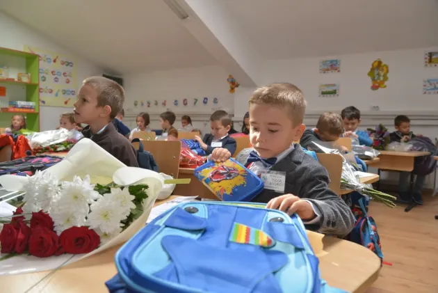 „Primul ghiozdan” va ajunge în şcolile din municipiul Braşov în această săptămână