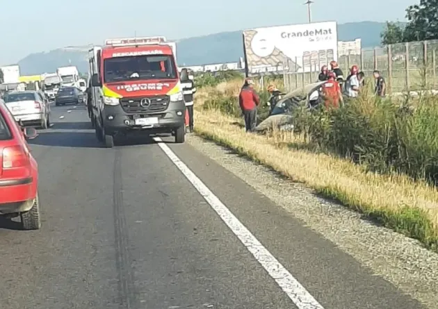 DN 1, accident „agricol”: doi oameni la spital